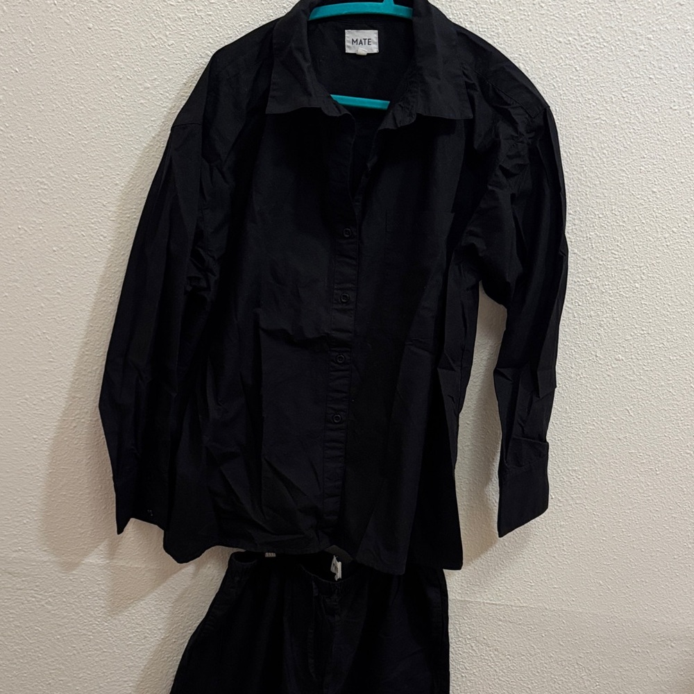 MATE Black pants and shirt outfit
